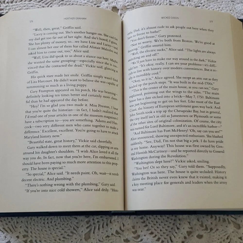 💚3/$20 Book - "Wicked Deeds" by Heather Graham (2017) - Picture 6 of 7